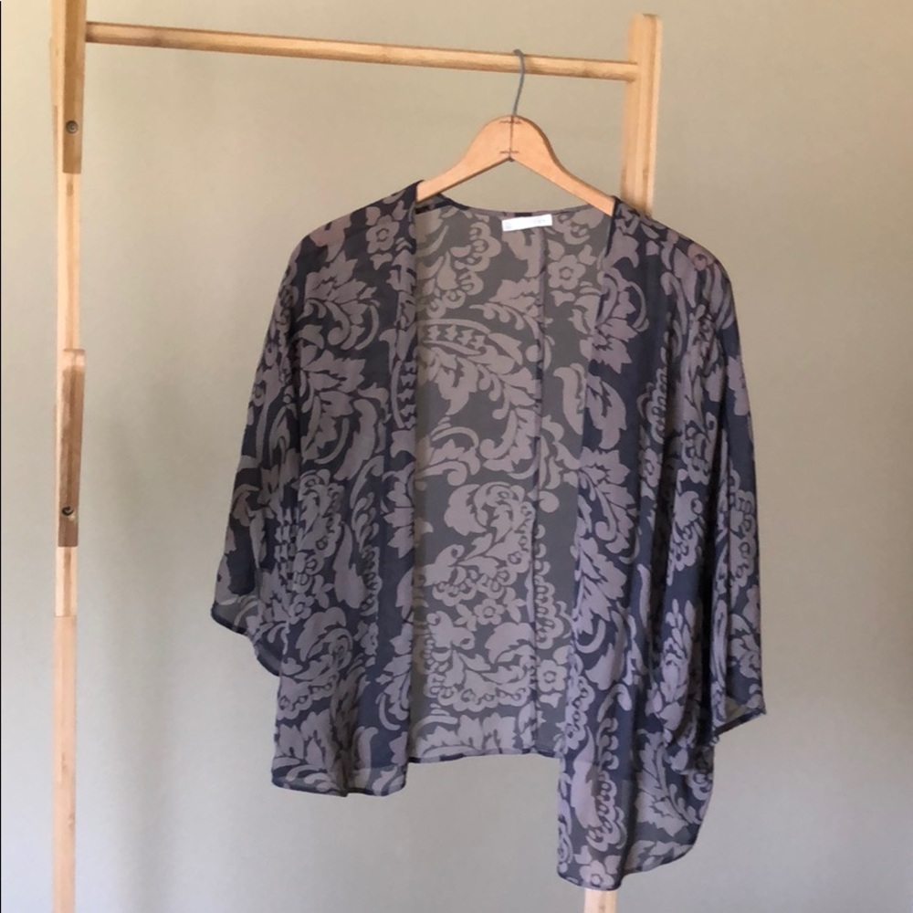 Hinge Kimono Top
